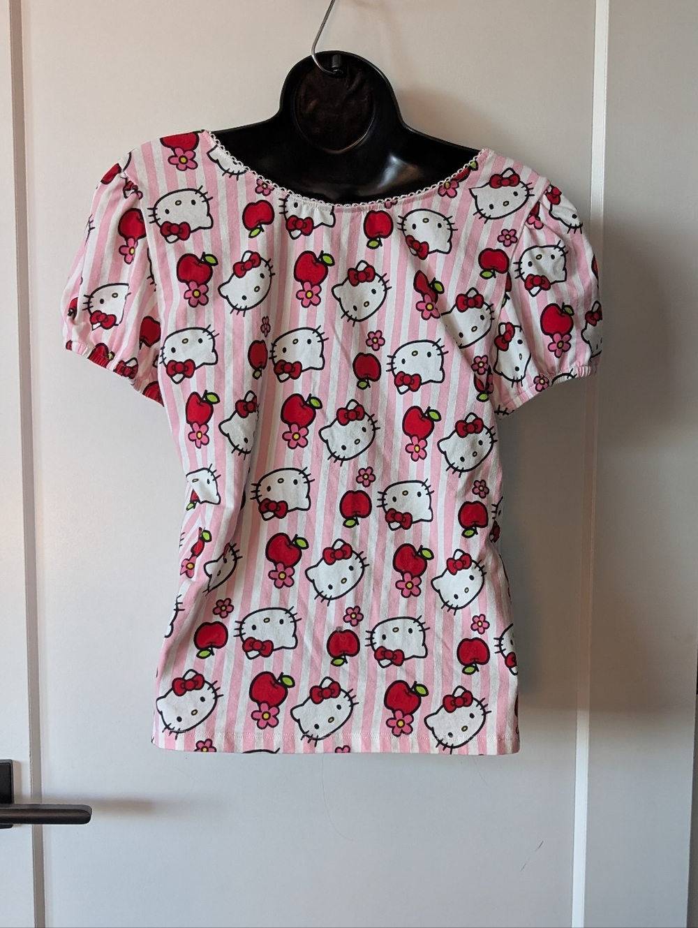Hello Kitty Top - Picture 2 of 4